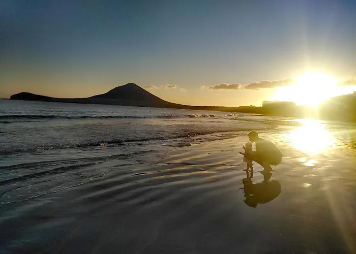 Frente a Playa de El Médano, uno
